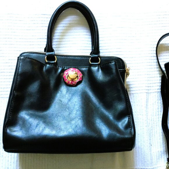 BETSEY JOHNSON PURSE - Picture 1 of 5